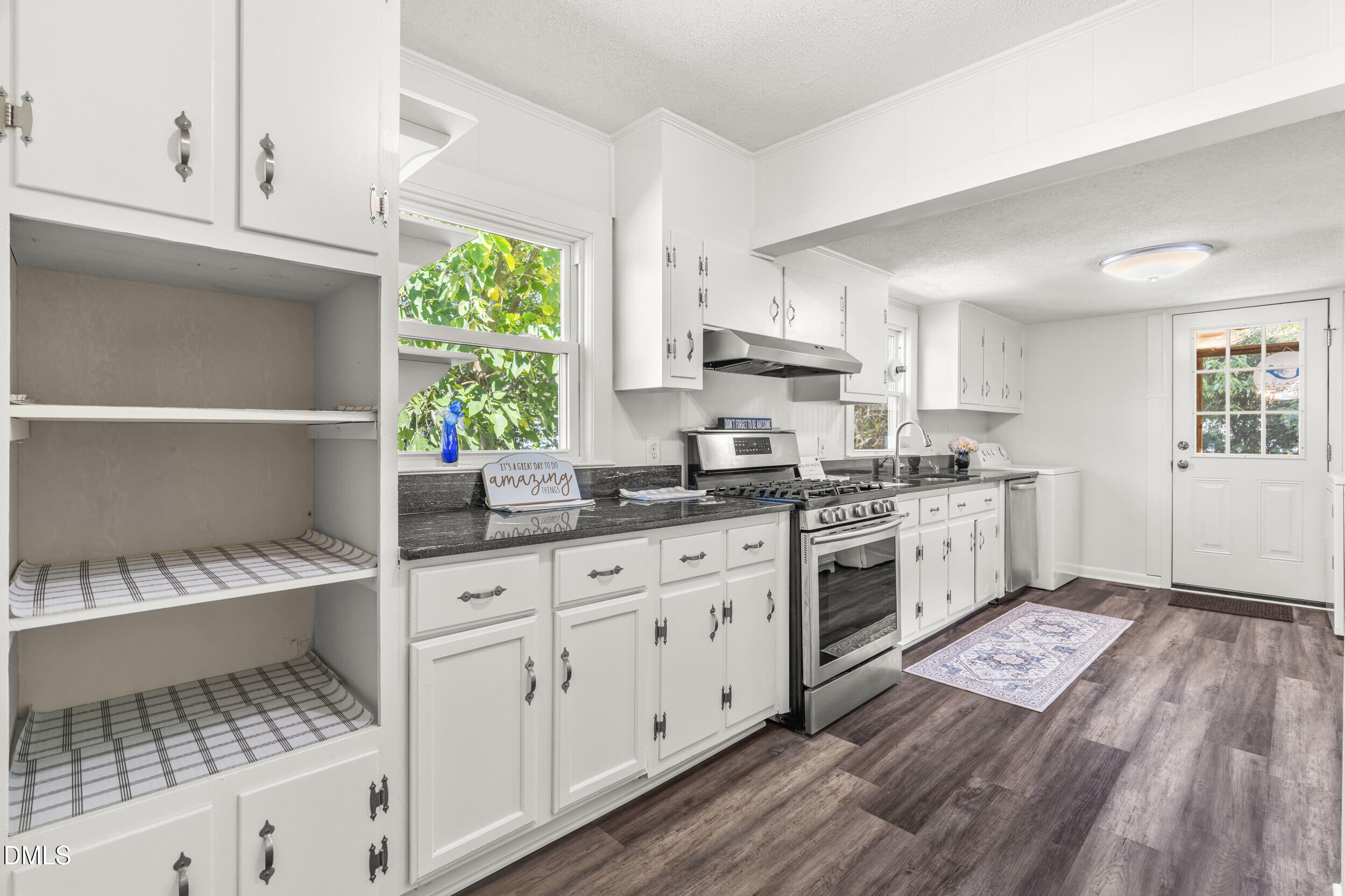 305 North 10th Street Erwin, NC 28339 - Photo 9 of 36 Kitchen