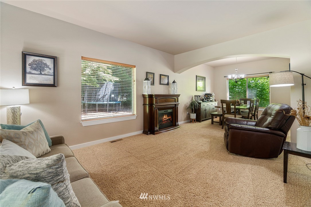 7833 Kelly Beach Road Southeast Olympia, WA 98513 - Photo 5 of 36 Gallery Image 5