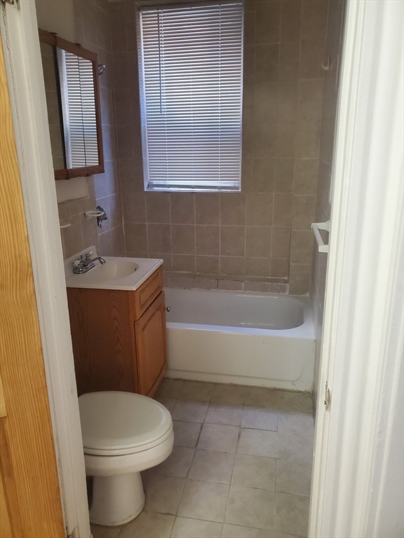360 Riverway, Unit 8 Boston, MA 02115 - Photo 4 of 6