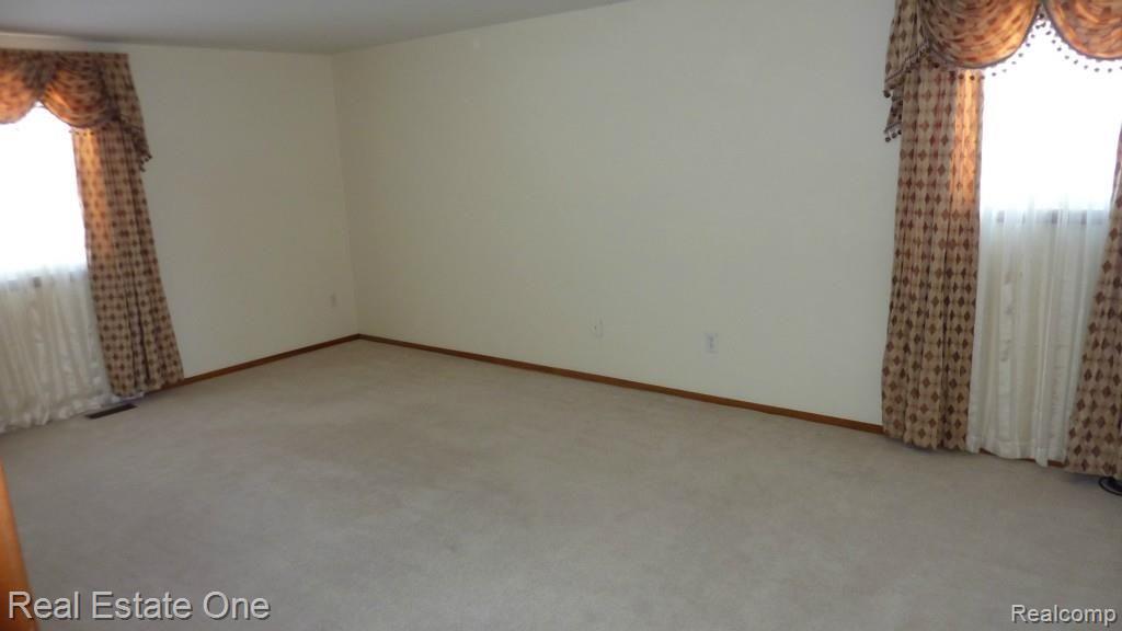 46079 Hanford Road Canton, MI 48187 - Photo 9 of 15