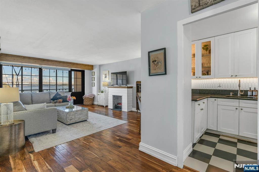 1203 River Road, Unit 9D Edgewater, NJ 07020 - Photo 7 of 42