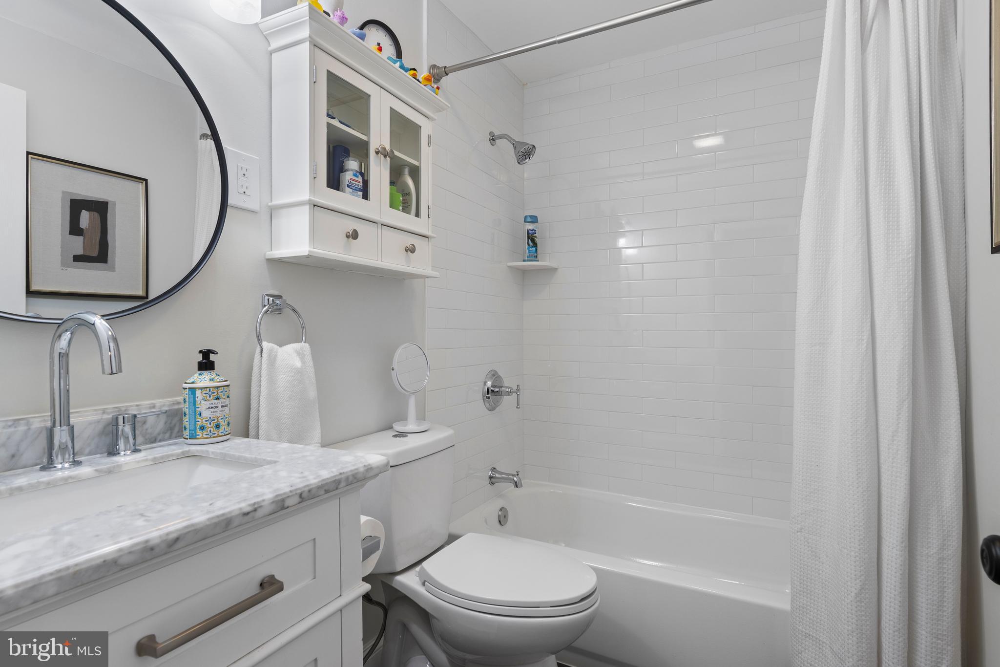 831 Stanbridge Road Drexel Hill, PA 19026 - Photo 33 of 60 Hall Bathroom with tub