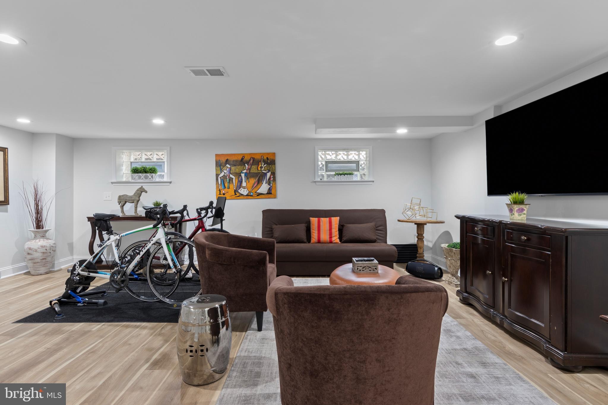 831 Stanbridge Road Drexel Hill, PA 19026 - Photo 38 of 60