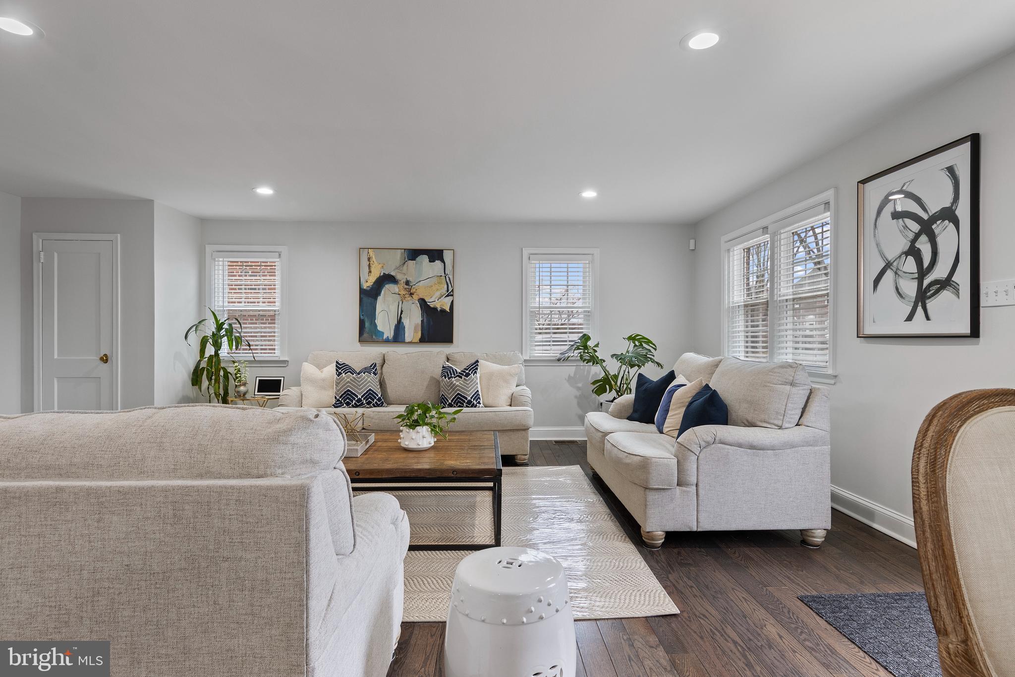 831 Stanbridge Road Drexel Hill, PA 19026 - Photo 4 of 60 Living room