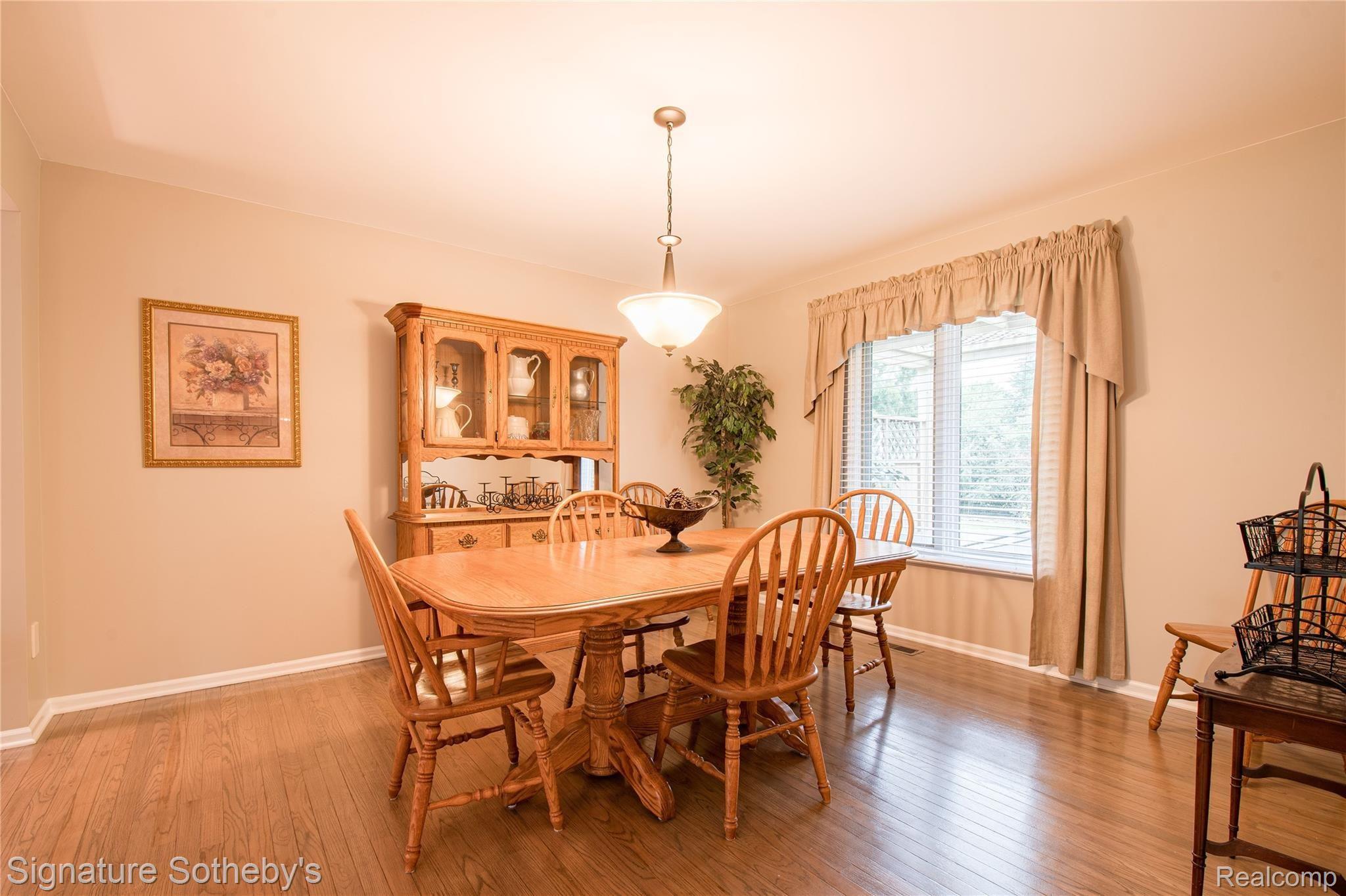 745 West Ridge Court Lake Orion, MI 48359 - Photo 5 of 44 Formal dining room