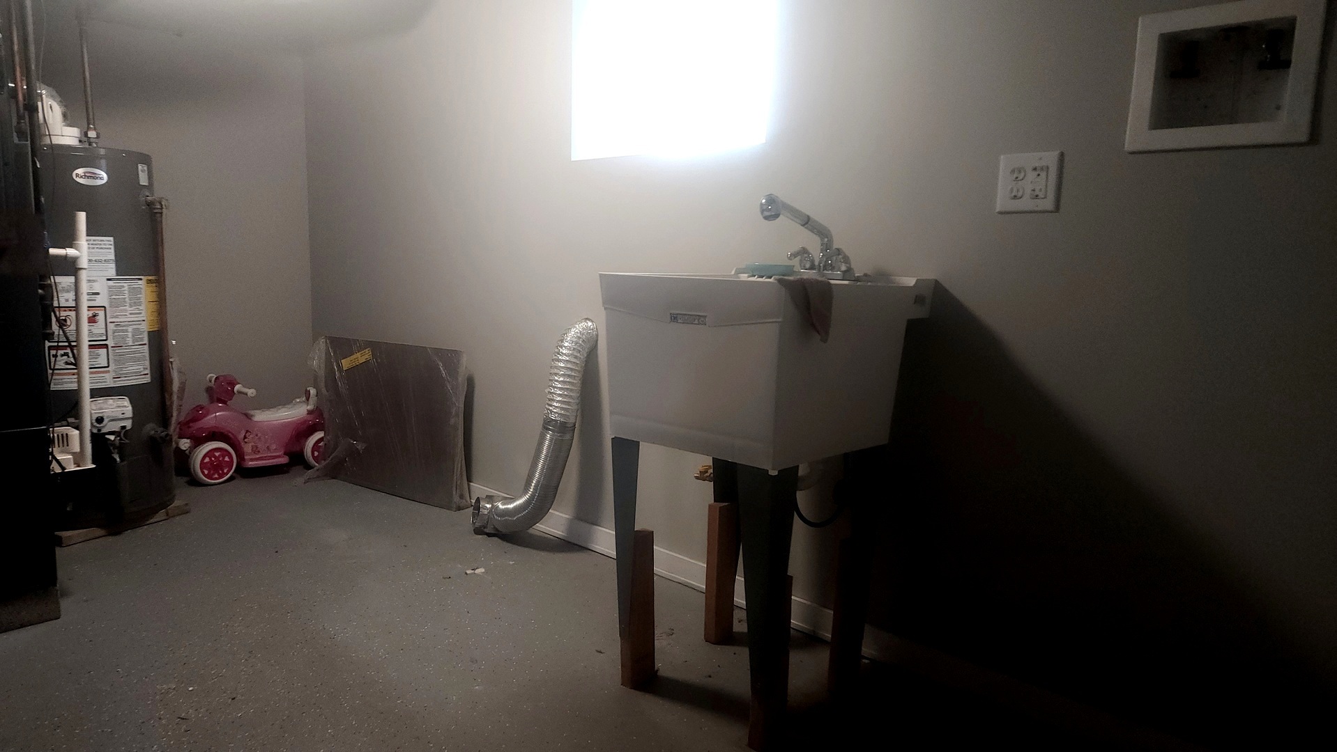 13331 South Calumet Avenue Chicago, IL 60827 - Photo 30 of 35 a view of a room with gym equipment