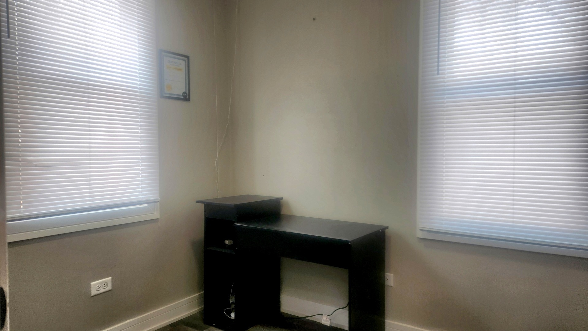 13331 South Calumet Avenue Chicago, IL 60827 - Photo 8 of 35 a small space with a window