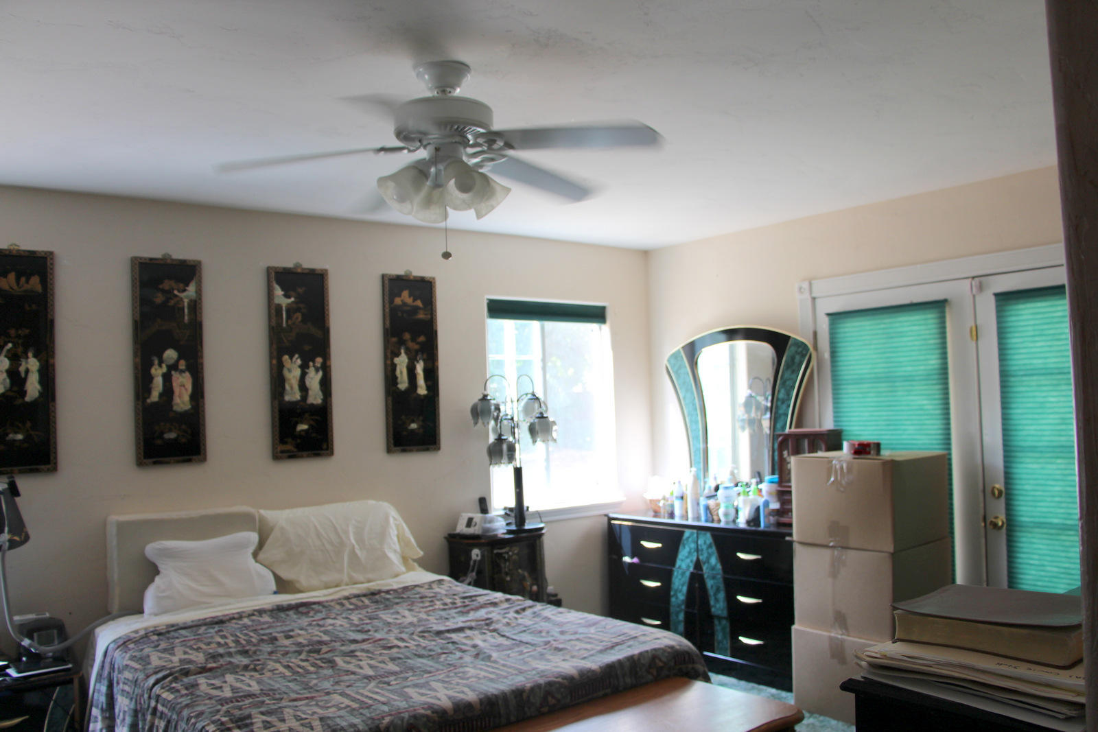 2916 Heather Lane Redding, CA 96002 - Photo 6 of 15 Master bedroom