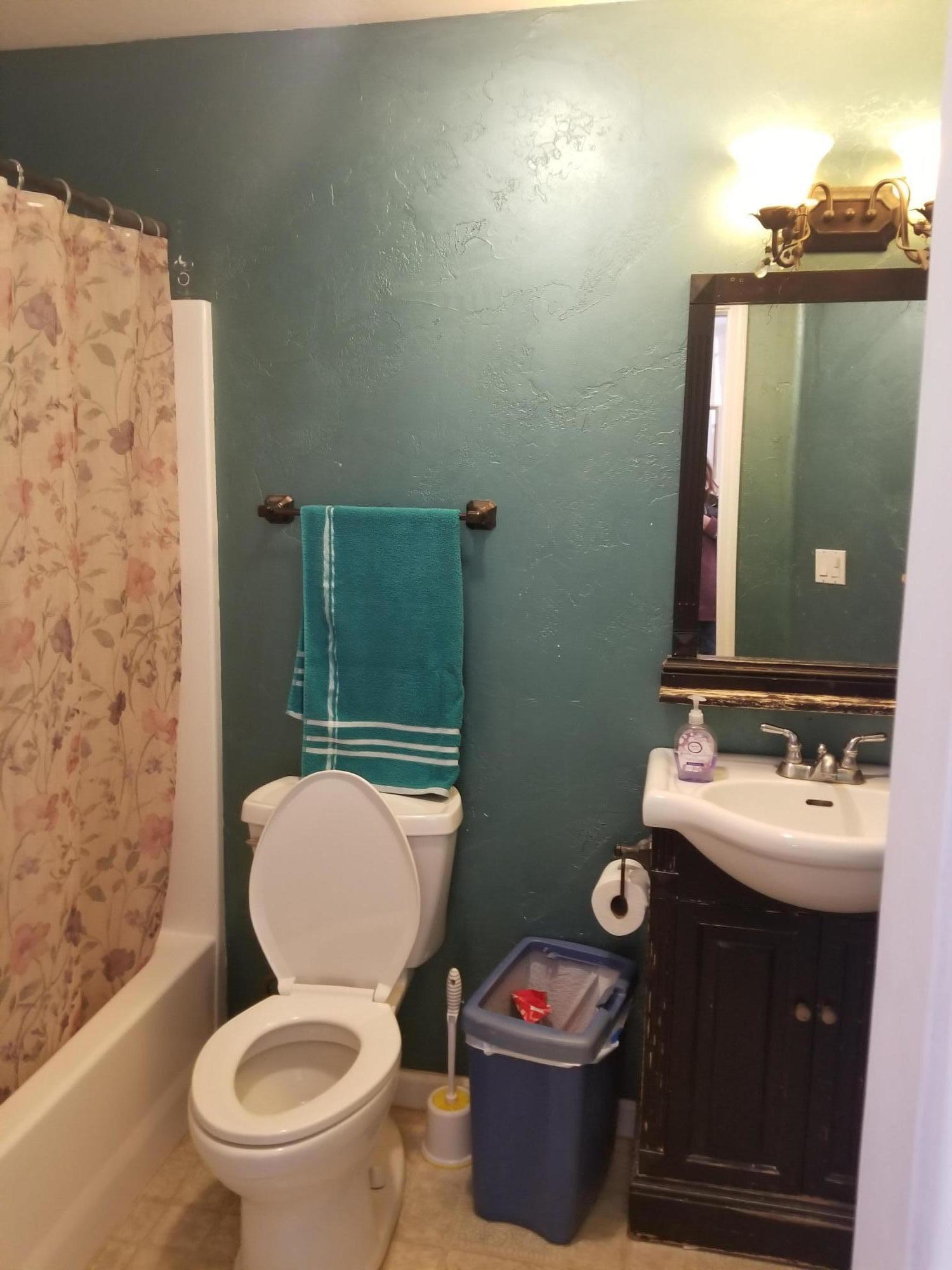 2916 Heather Lane Redding, CA 96002 - Photo 10 of 15 20181002_142225