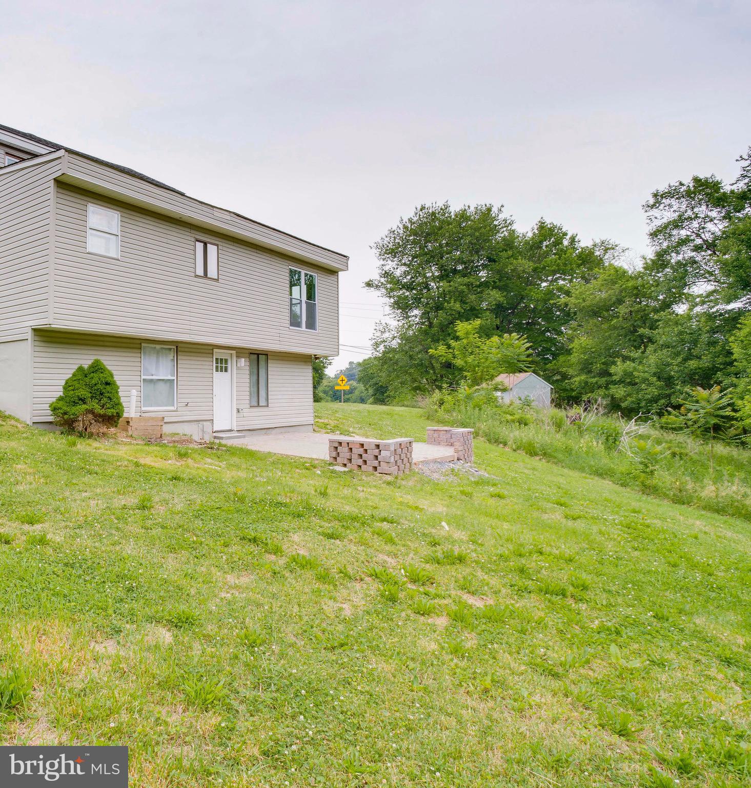 2016 Ridge Road Westminster, MD 21157 - Photo 4 of 38 Gallery Image 4