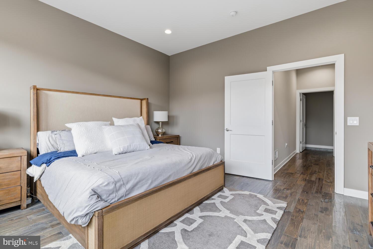 4586 Riverside Way Philadelphia, PA 19127 - Photo 17 of 48