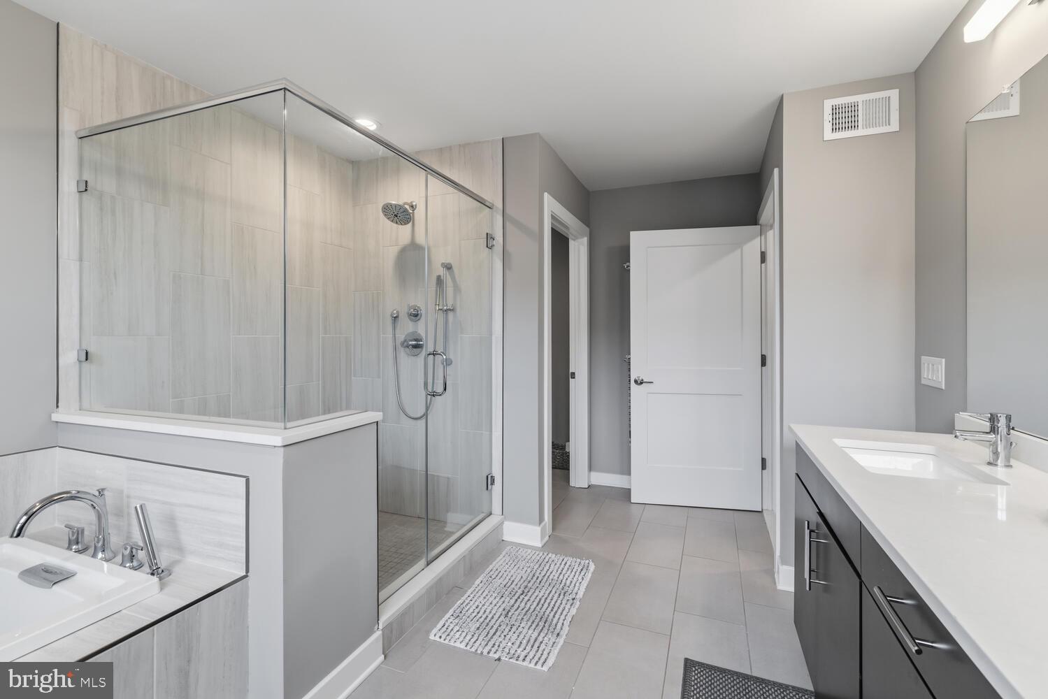 4586 Riverside Way Philadelphia, PA 19127 - Photo 19 of 48