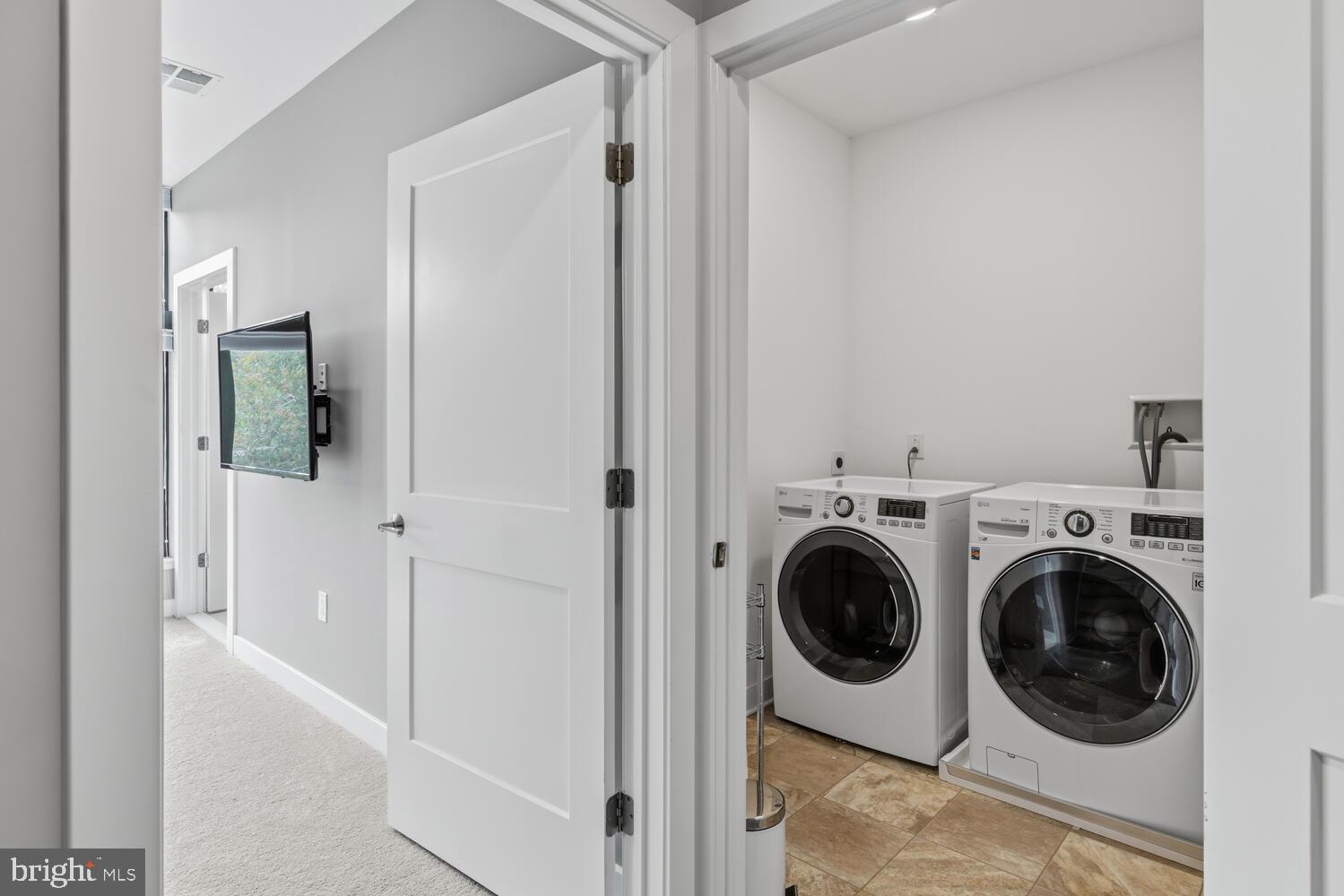 4586 Riverside Way Philadelphia, PA 19127 - Photo 29 of 48