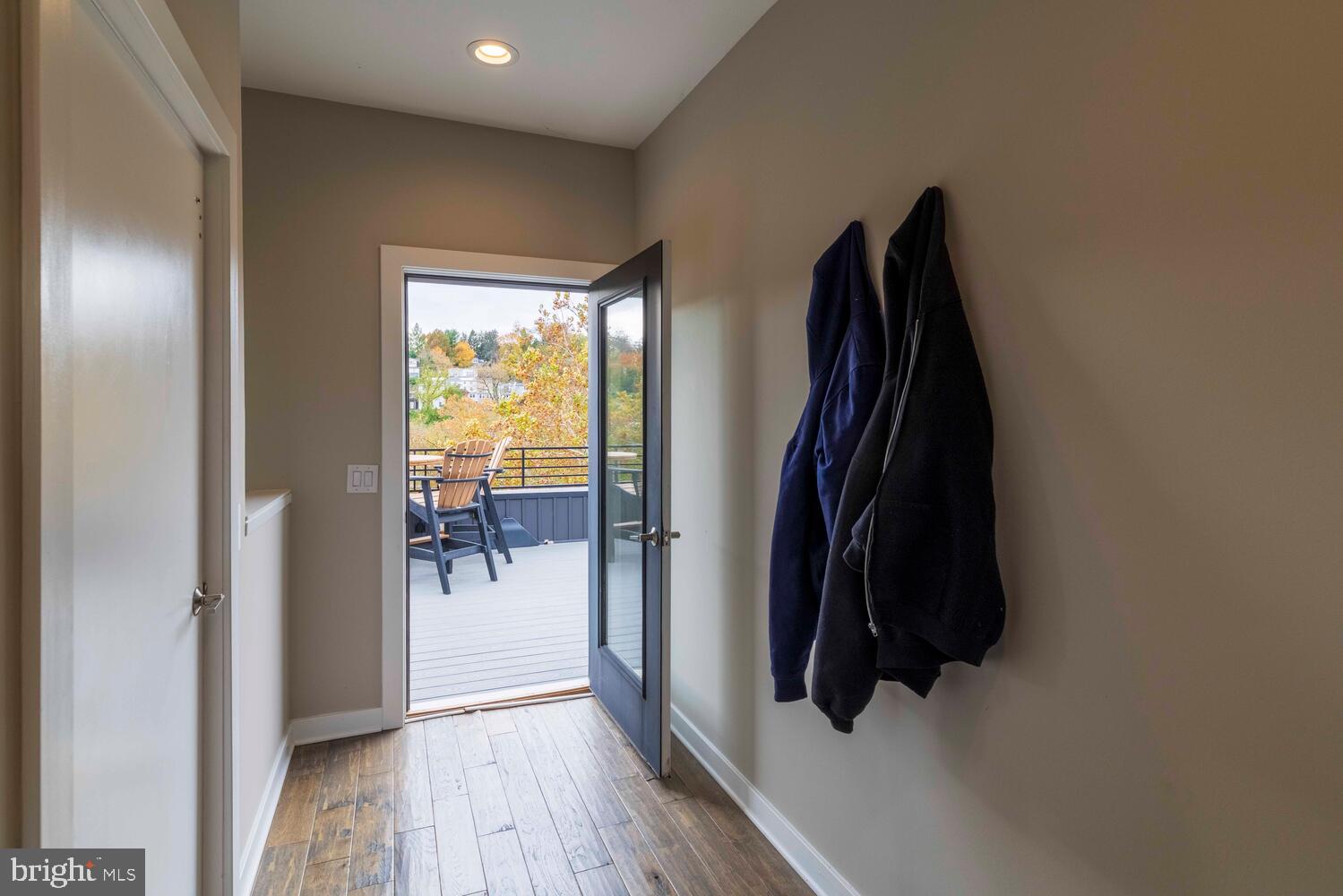 4586 Riverside Way Philadelphia, PA 19127 - Photo 33 of 48