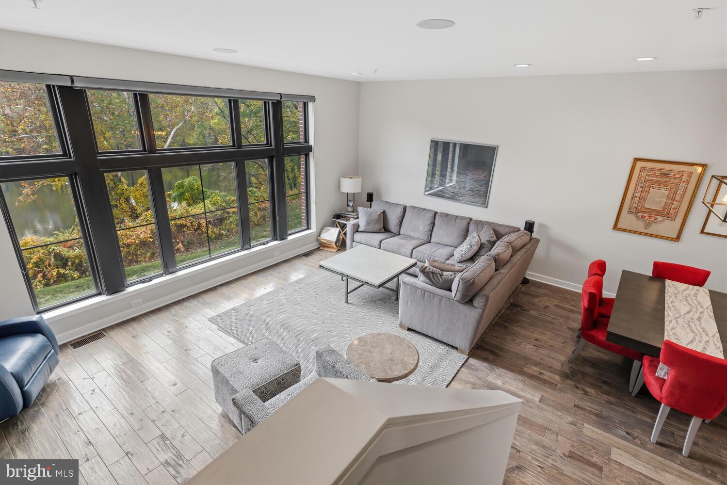 4586 Riverside Way Philadelphia, PA 19127 - Photo 4 of 48