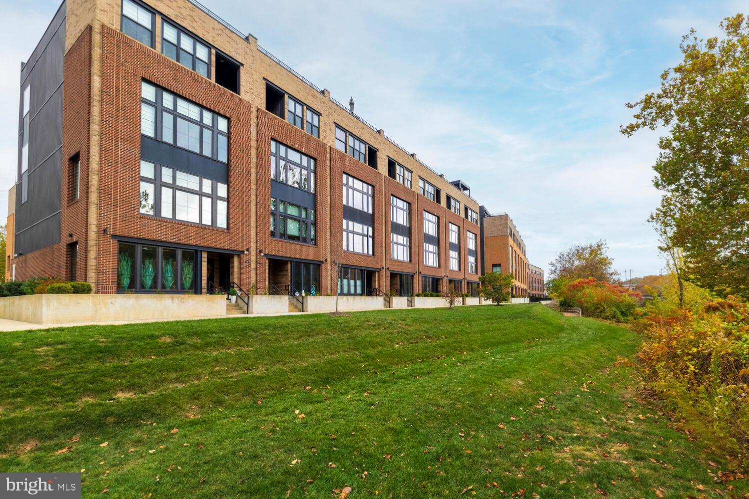 4586 Riverside Way Philadelphia, PA 19127 - Photo 46 of 48