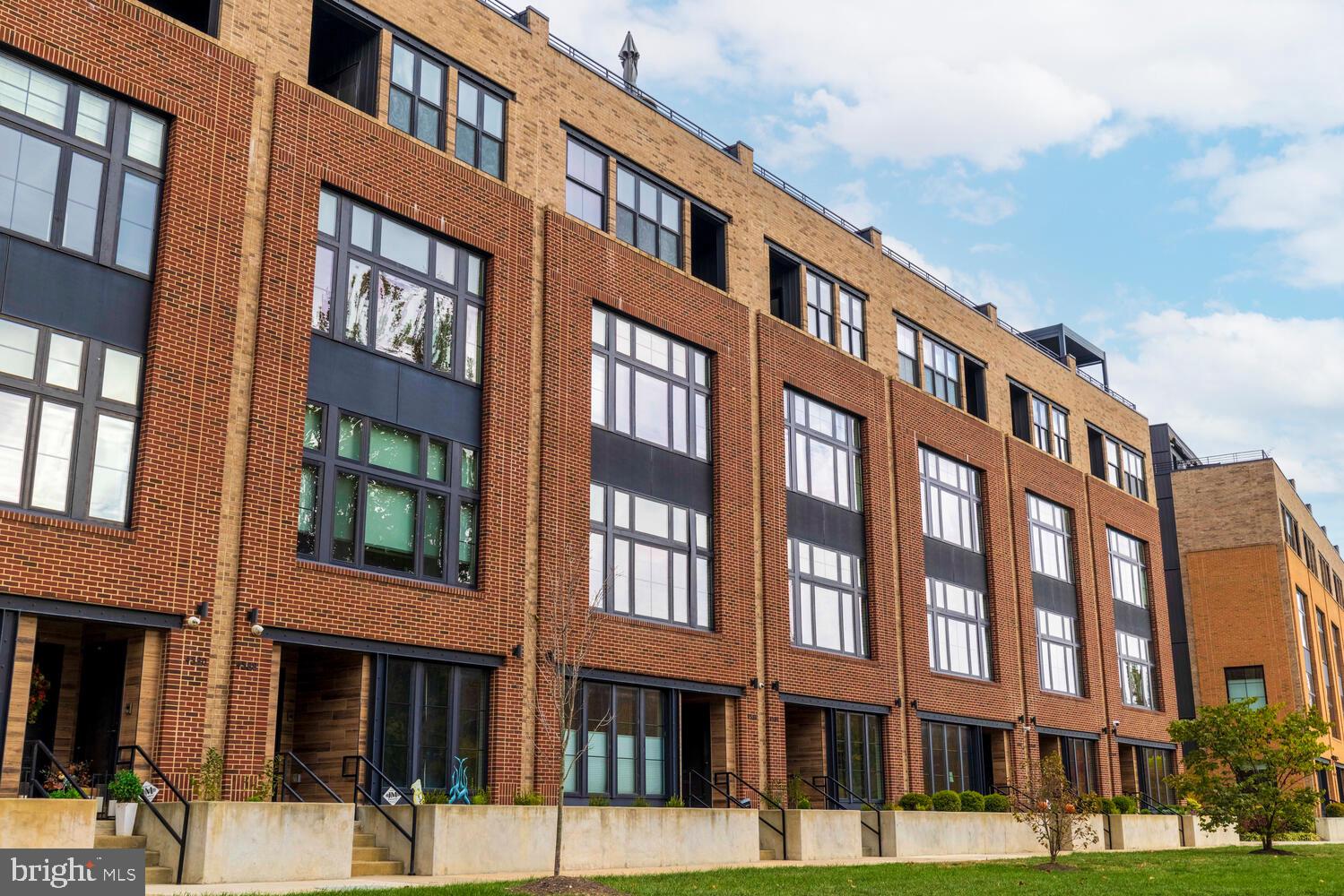 4586 Riverside Way Philadelphia, PA 19127 - Photo 47 of 48