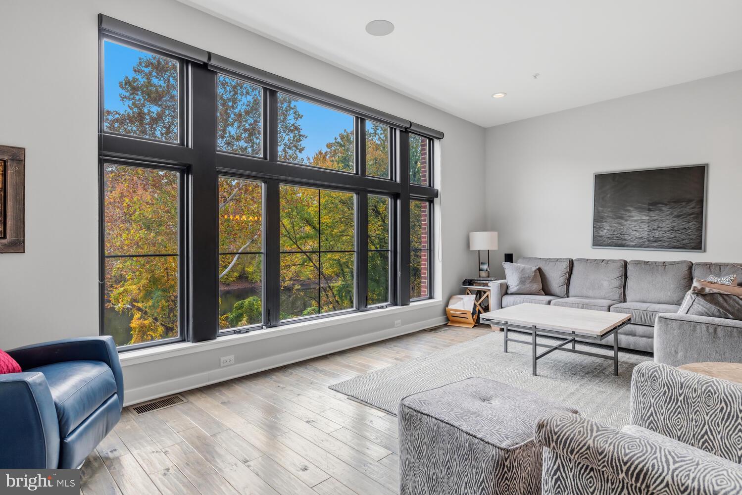 4586 Riverside Way Philadelphia, PA 19127 - Photo 6 of 48