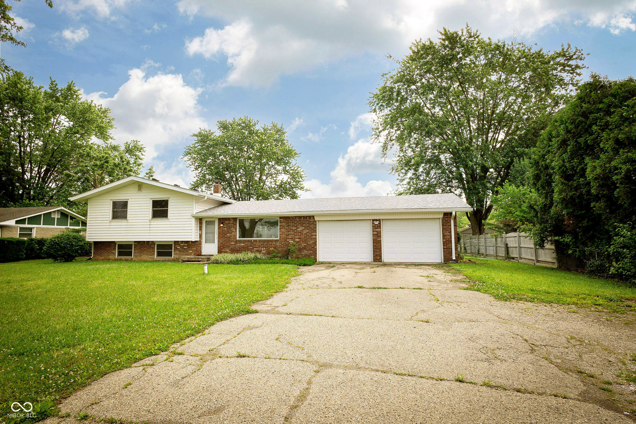 1217 South Post Road Indianapolis, IN 46239 - Photo 1 of 36 Gallery Image 1