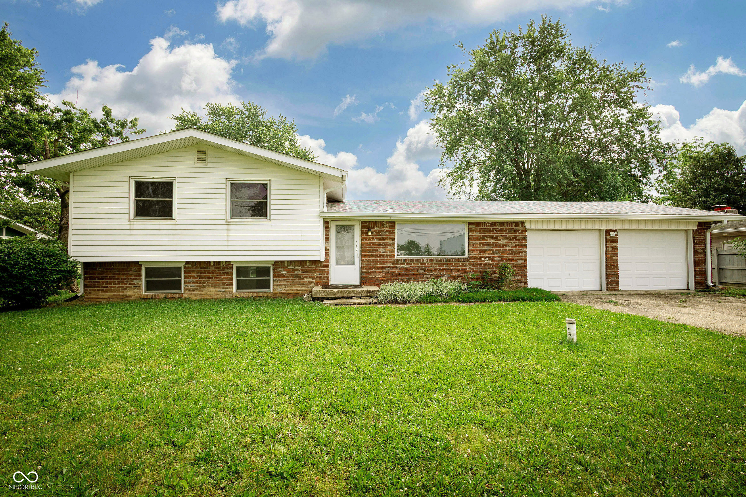 1217 South Post Road Indianapolis, IN 46239 - Photo 2 of 36 Gallery Image 2