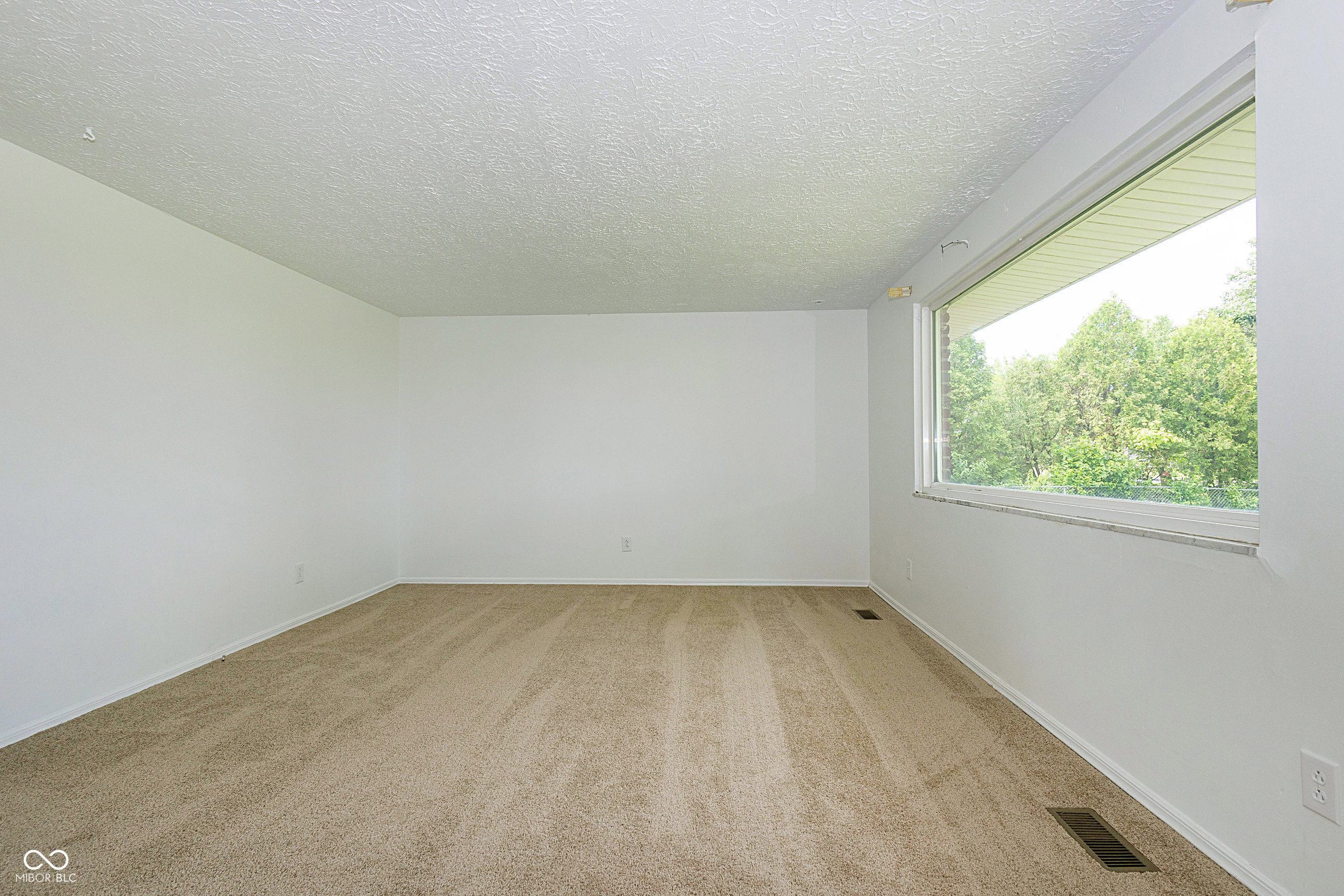 1217 South Post Road Indianapolis, IN 46239 - Photo 4 of 36 Gallery Image 4
