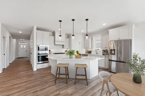 $734,900 | Xxx Xxx Knightsbridge Ln Lake, Lake Elmo, MN 55042