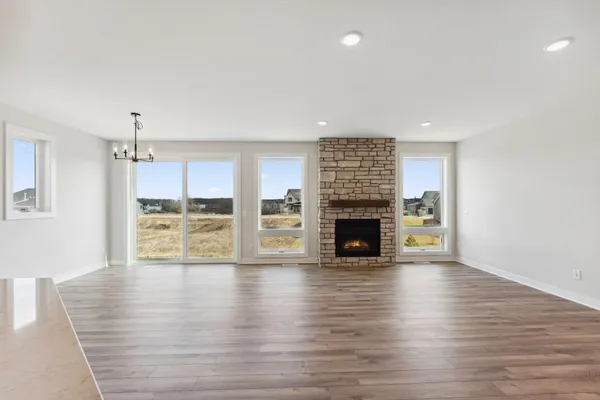 $734,900 | Xxx Xxx Knightsbridge Ln Lake, Lake Elmo, MN 55042