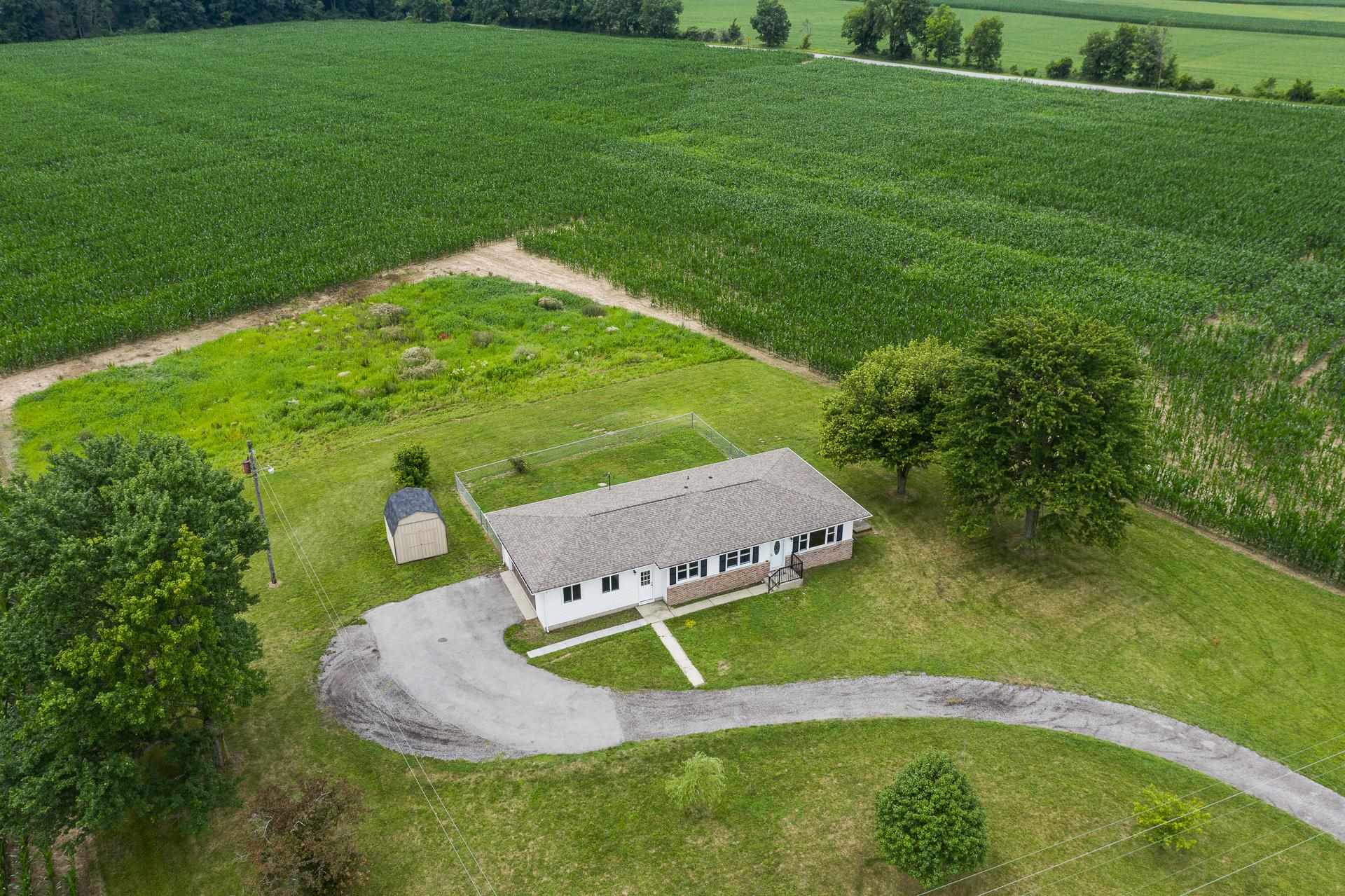 10705 Goshen Road Fort Wayne, IN 46818 - Photo 2 of 36