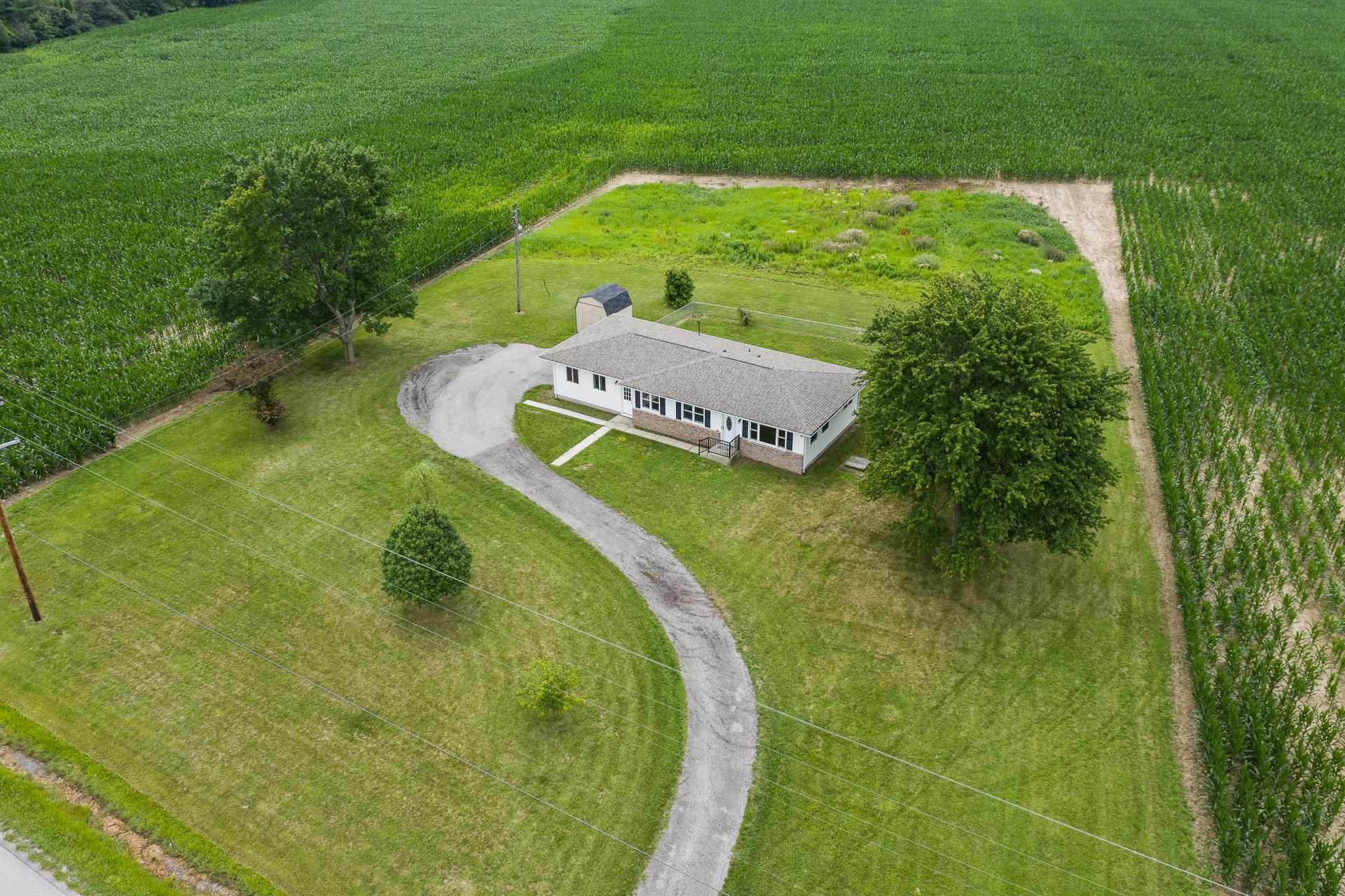 10705 Goshen Road Fort Wayne, IN 46818 - Photo 3 of 36