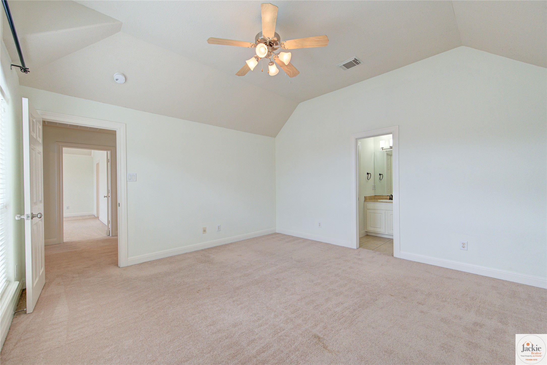 1322 Cohn Street Houston, TX 77007 - Photo 28 of 30 a view of an empty room with a window