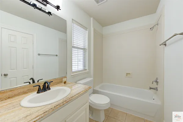 $3,100 | 1322 Cohn Street, Houston, TX 77007