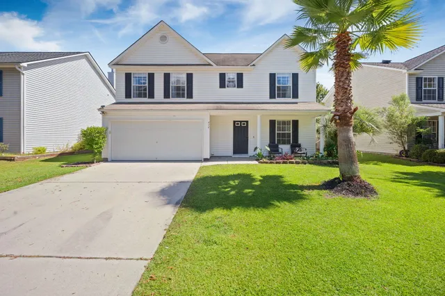 $360,000 | 416 Aberdeen Circle, Summerville, SC 29483