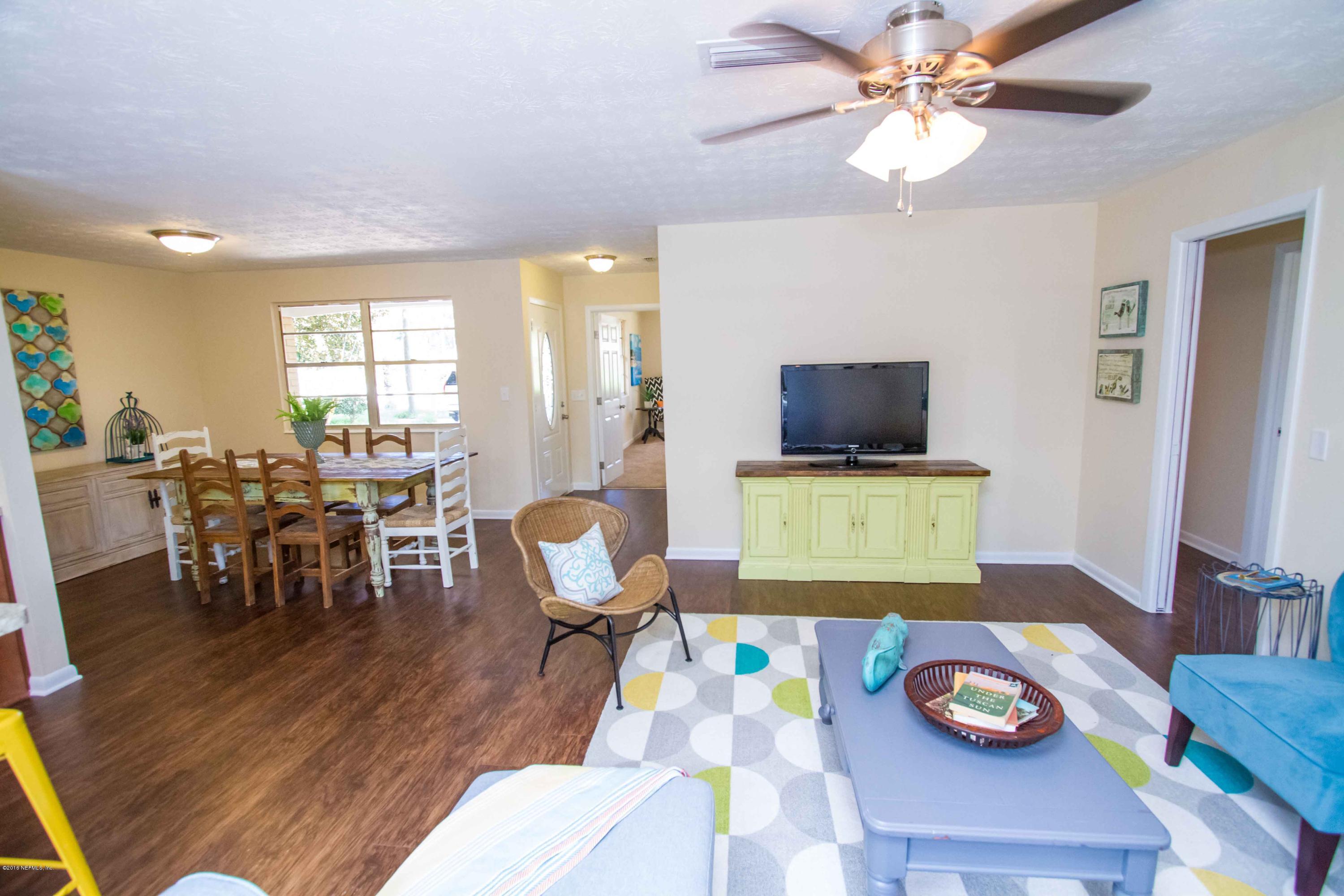 2036 Maracaibo Road Jacksonville, FL 32211 - Photo 10 of 31 Living and Dining Area