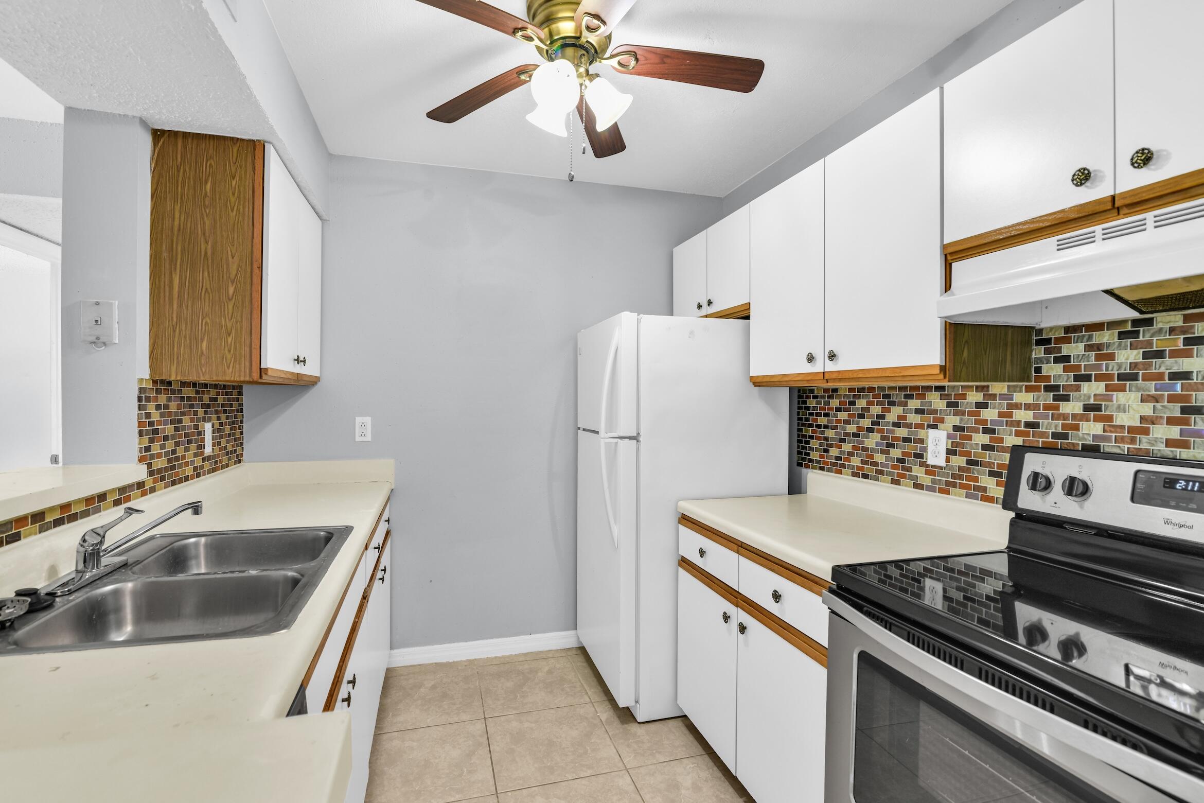 3995 West McNab Road, Unit B205 Pompano Beach, FL 33069 - Photo 9 of 34 3995 W McNab Rd Pompano Beach --8