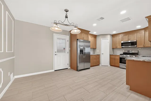 $2,100 | 1010 Valley Ranch Drive, Katy, TX 77450