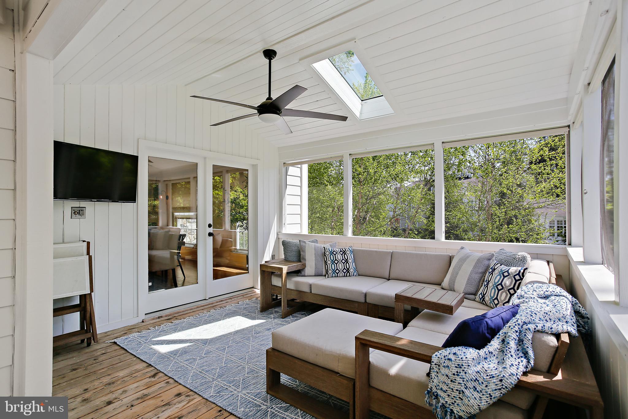 1816 Ruxton Road Baltimore, MD 21204 - Photo 27 of 92 Relaxing outdoor living