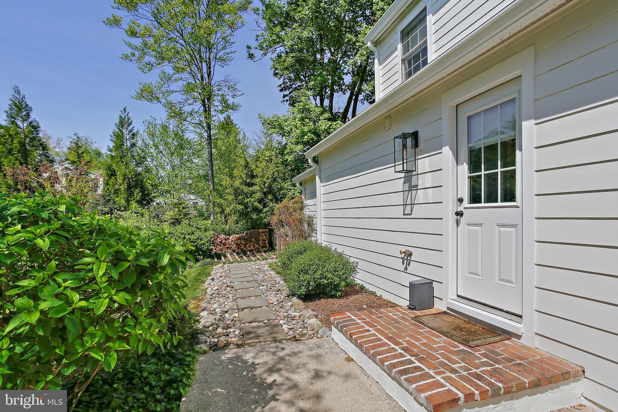 1816 Ruxton Road Baltimore, MD 21204 - Photo 51 of 92 Rear Entrance to Mudroom