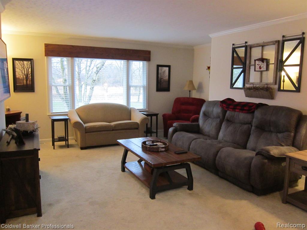 1820 Brewer Road Howell, MI 48855 - Photo 3 of 40