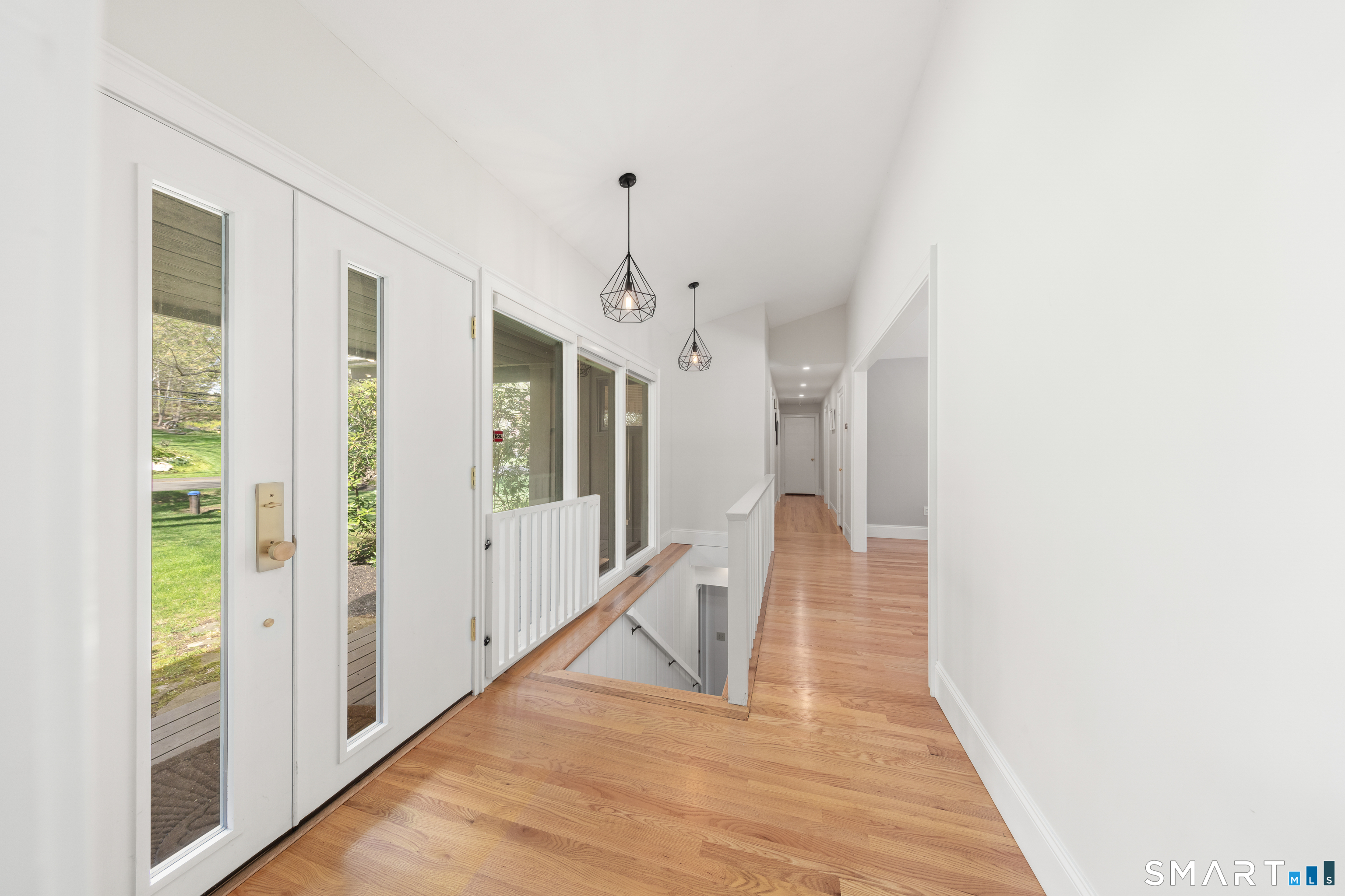 46 Breezy Hill Road Stamford, CT 06903 - Photo 11 of 40