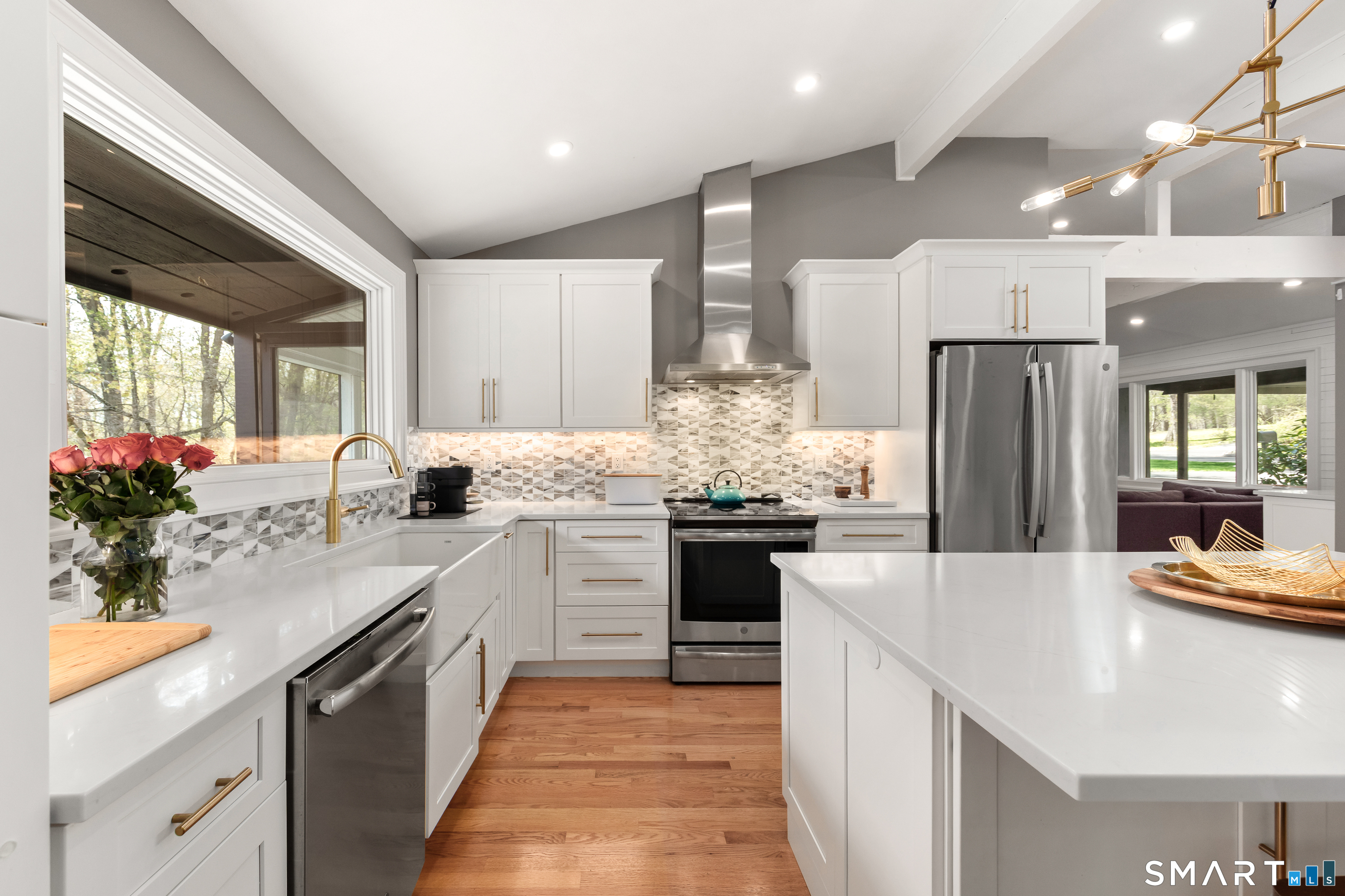 46 Breezy Hill Road Stamford, CT 06903 - Photo 16 of 40