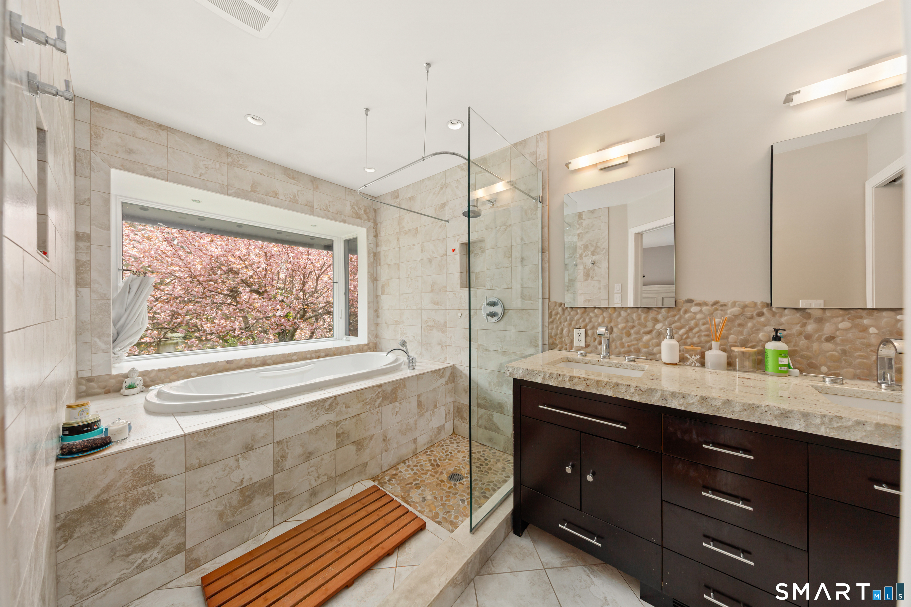 46 Breezy Hill Road Stamford, CT 06903 - Photo 24 of 40