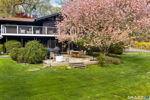 $1,195,000 | 46 Breezy Hill Road, Stamford, CT 06903