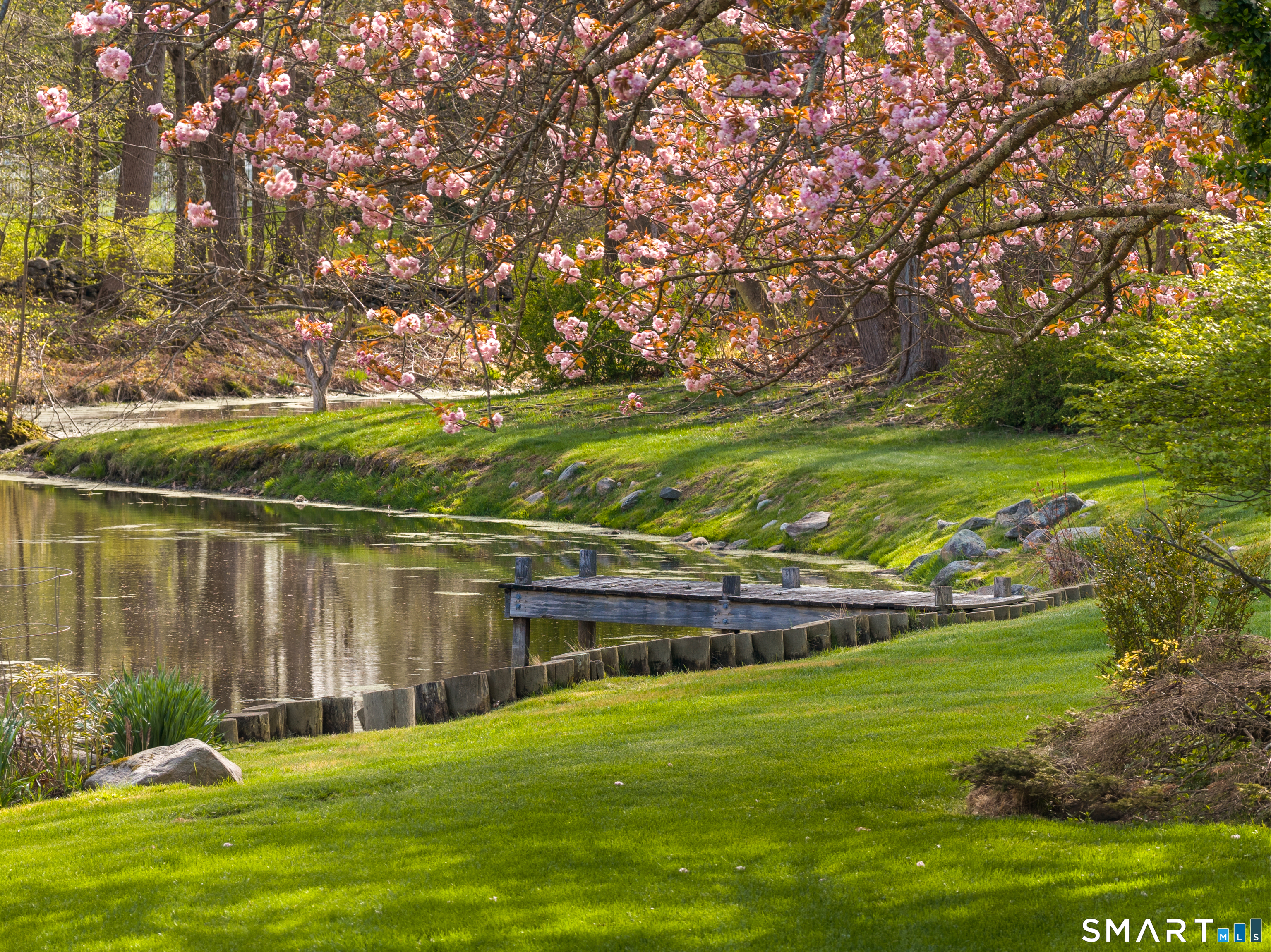 46 Breezy Hill Road Stamford, CT 06903 - Photo 5 of 40