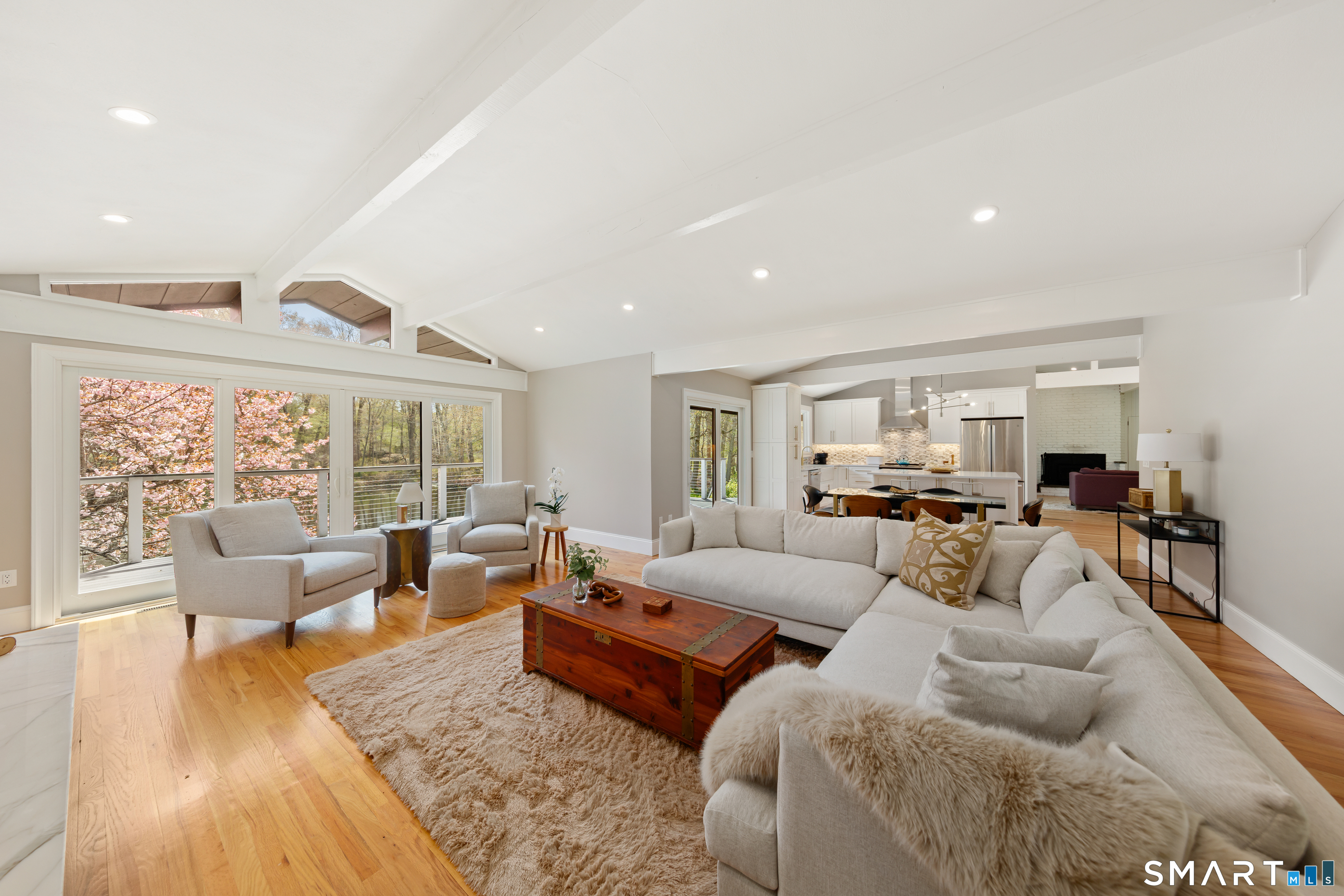 46 Breezy Hill Road Stamford, CT 06903 - Photo 6 of 40