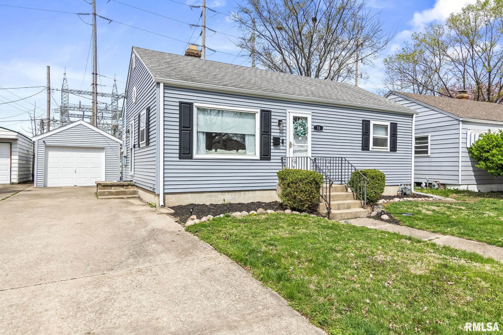 13 Ruth Court Springfield, IL 62704 - Photo 2 of 27