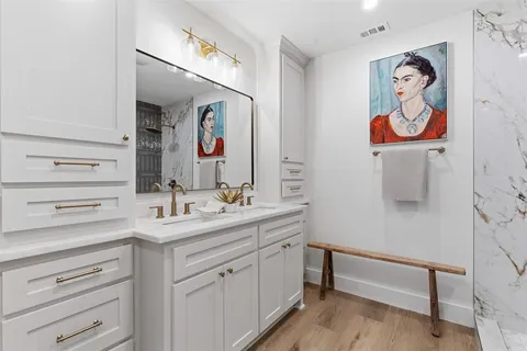 $865,000 | 309 Eastwood Avenue, Fort Worth, TX 76107