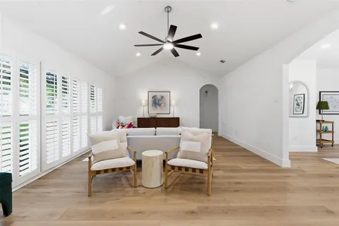 $865,000 | 309 Eastwood Avenue, Fort Worth, TX 76107