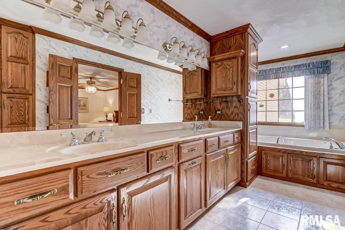 30 Chimney View Lane, Unit 30 Springfield, IL 62707 - Photo 19 of 48 Gallery Image 19