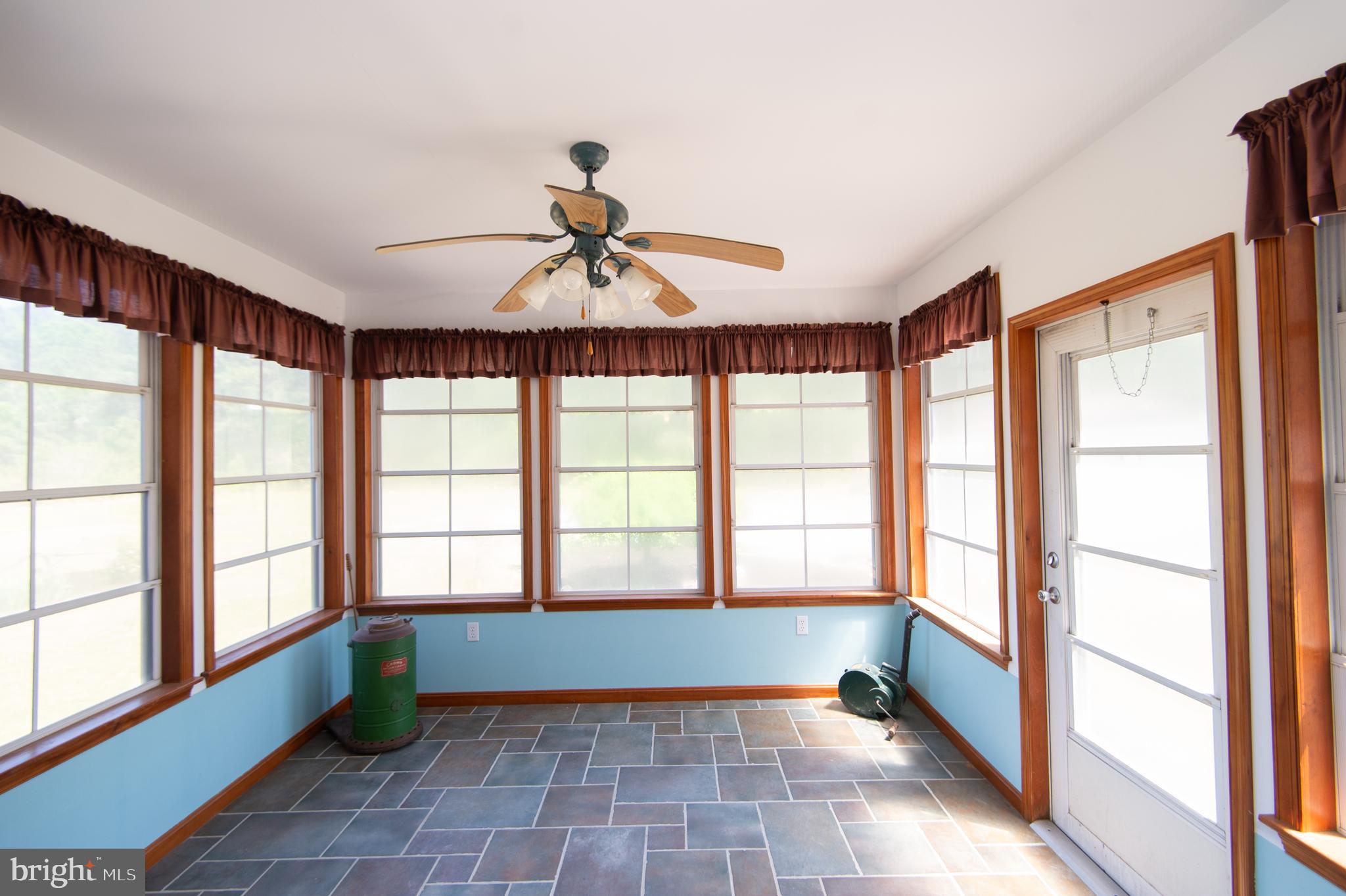 6108 Delaware Line-reliance Rhodesdale, MD 21659 - Photo 20 of 30 porch