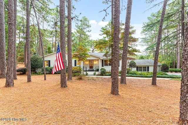 $1,100,000 | 255 Lake Dornoch Drive, Pinehurst, NC 28374